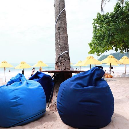 Fresh Wave Mirissa - Beach Front Exterior foto