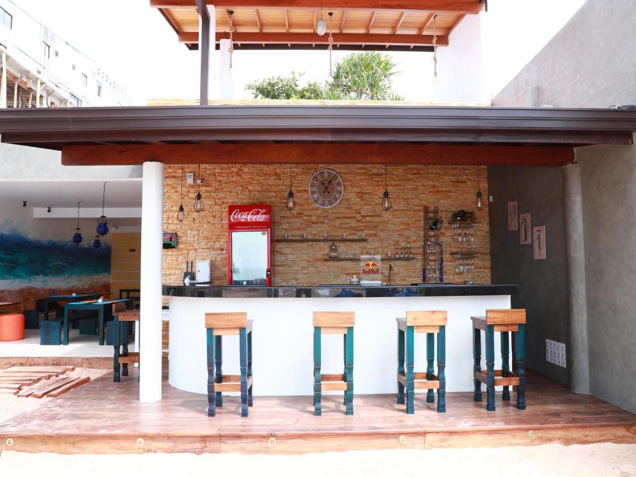 Fresh Wave Mirissa - Beach Front Exterior foto